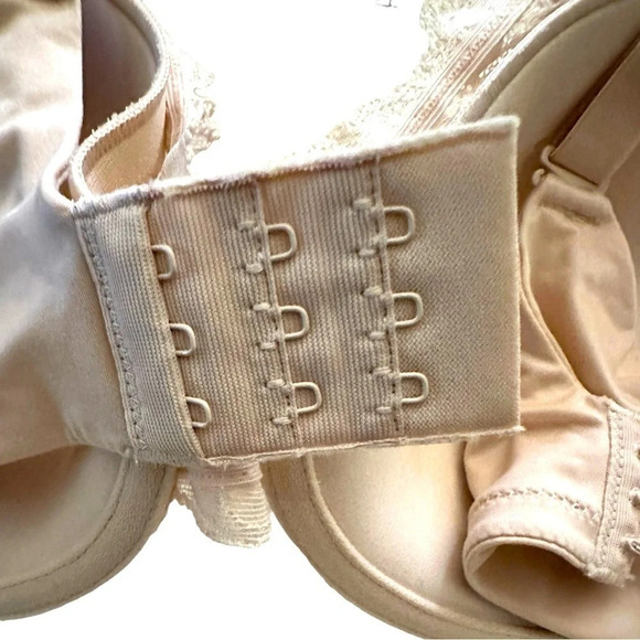 NWT Bali UnderWire Lined Smoothing Comfort Stretch Lace Bra - Picture 7 of 11